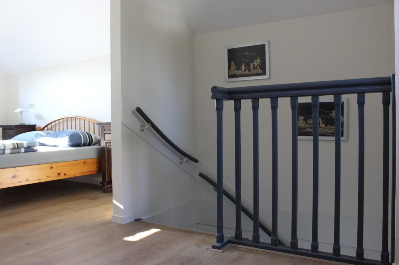Logement De Garage Sneek Bagian luar foto
