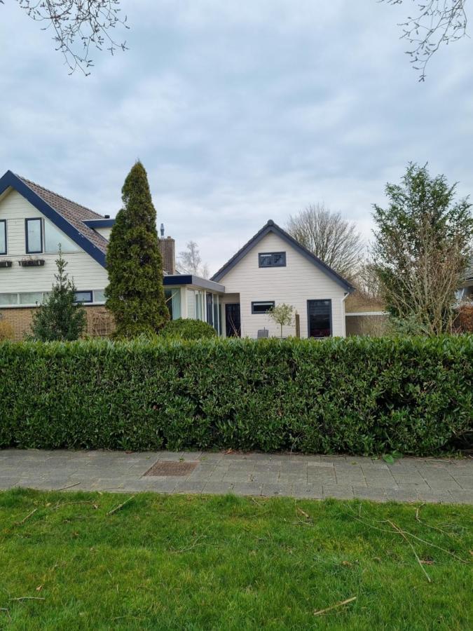 Logement De Garage Sneek Bagian luar foto