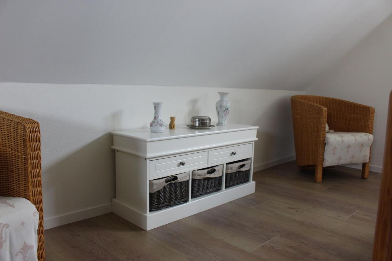 Logement De Garage Sneek Bagian luar foto