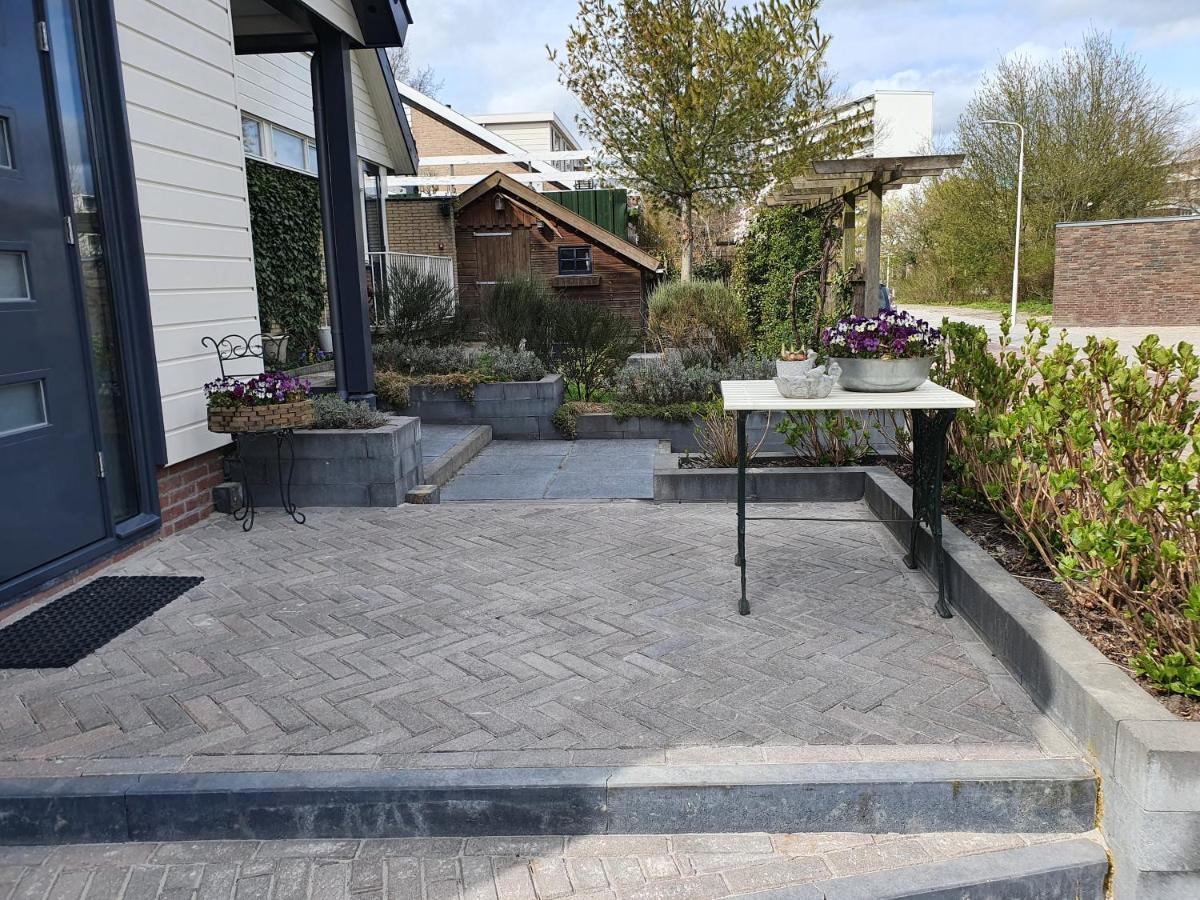 Logement De Garage Sneek Bagian luar foto