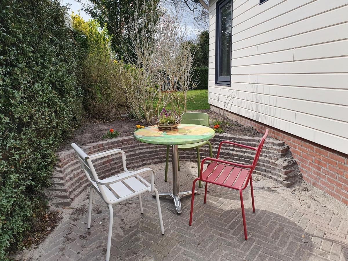 Logement De Garage Sneek Bagian luar foto