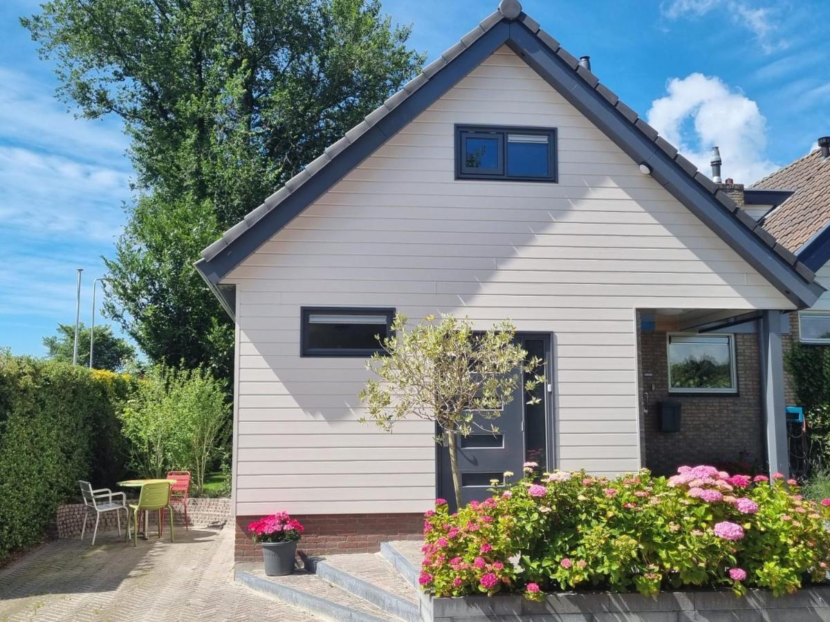 Logement De Garage Sneek Bagian luar foto