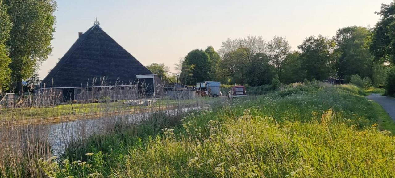 Logement De Garage Sneek Bagian luar foto